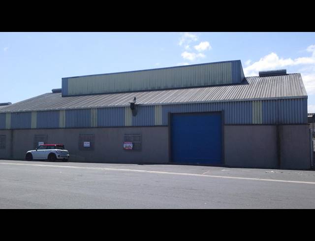 517M² FACTORY FOR SALE IN BELLVILLE CENTRAL